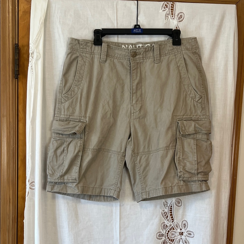 Nautica Men's Light Khaki Cargo Shorts 33w
